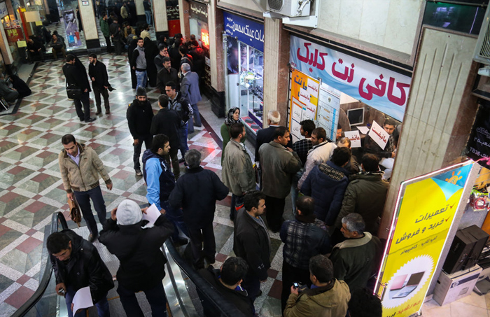 (تصاویر) ازدحام زائران مقابل سفارت عراق (تصاویر) ازدحام زائران مقابل سفارت عراق