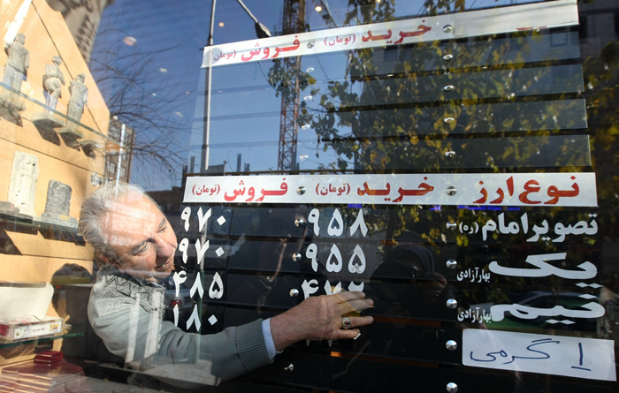 (تصاویر) بازار خرید و فروش سکه و دلار تهران