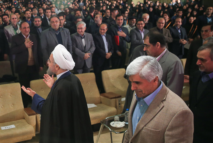 (تصاویر) روحانی در مراسم روز دانشجو (تصاویر) روحانی در مراسم روز دانشجو