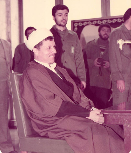 عکس منتشر نشده از هاشمی در دوره جنگ عکس منتشر نشده از هاشمی در دوره جنگ