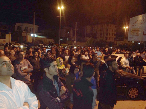 برگزاری کنسرت موسیقی با وجود تجمع دلواپسان برگزاری کنسرت موسیقی با وجود تجمع دلواپسان