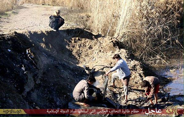 داعش یک هواپیمای ائتلاف را سرنگون کرد داعش یک هواپیمای ائتلاف را سرنگون کرد