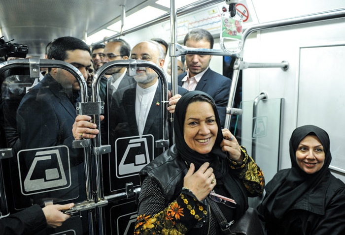 (تصاویر) صالحی در ازدحام مترو (تصاویر) صالحی در ازدحام مترو
