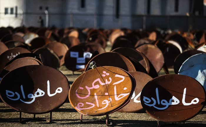 (تصاویر) تحویل داوطلبانه ماهواره در شیراز (تصاویر) تحویل داوطلبانه ماهواره در شیراز