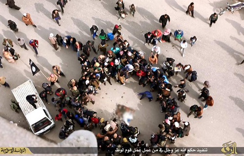 (تصاویر) اعدام یک پیرمرد به دست داعش (تصاویر) اعدام یک پیرمرد به دست داعش