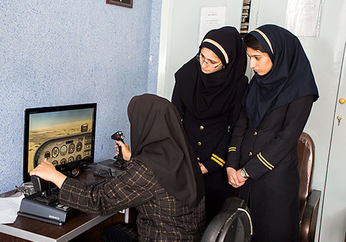 (تصاویر) اولین مدرسه هوانوردی دختران (تصاویر) اولین مدرسه هوانوردی دختران