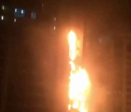 (تصاویر) آتشسوزی مهیب در برج «مشعل» دبی (تصاویر) آتشسوزی مهیب در برج «مشعل» دبی