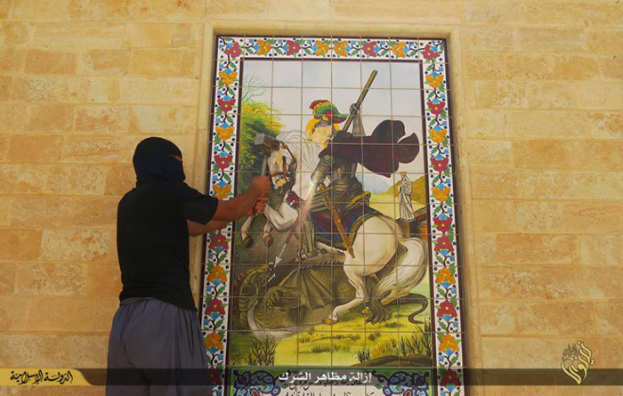 (تصاویر) حمله داعش به کلیسای نینوا (تصاویر) حمله داعش به کلیسای نینوا