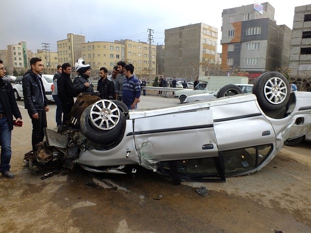 (تصاویر) نجات معجزه آسای سرنشینان سمند از مرگ (تصاویر) نجات معجزه آسای سرنشینان سمند از مرگ