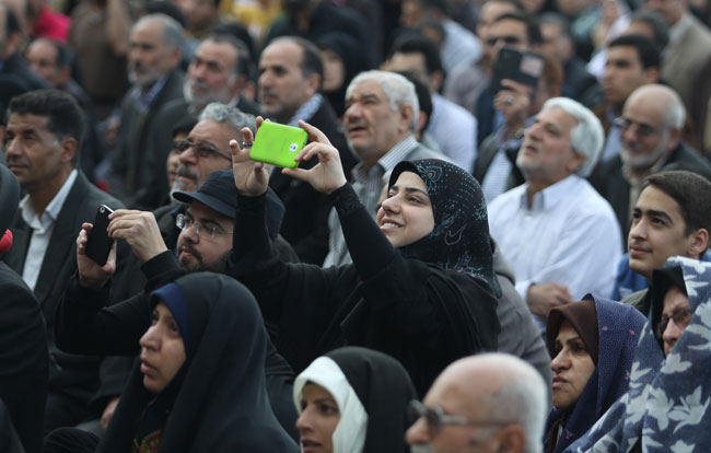 (تصاویری) سخنرانی رهبر انقلاب در حرم رضوی (تصاویری) سخنرانی رهبر انقلاب در حرم رضوی