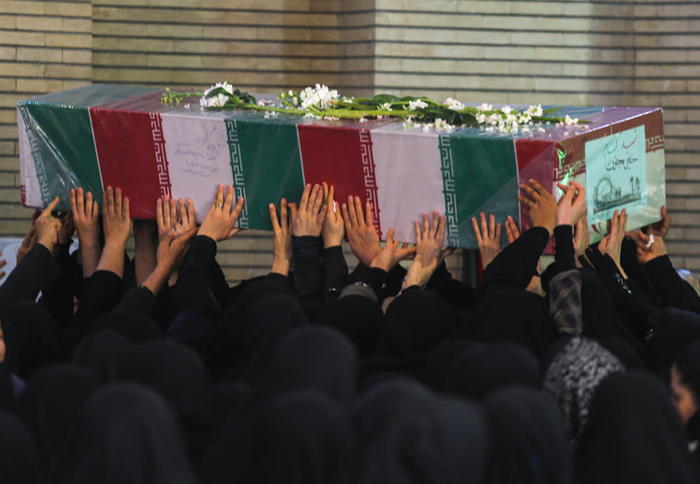 (تصاویر) تشییع سه شهید گمنام در تهران