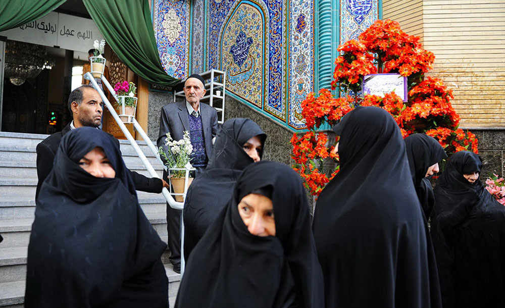 (تصاویر) تشییع پیکر همسر آیت‌الله جنتی