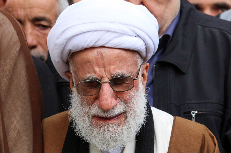 (تصاویر) تشییع پیکر همسر آیت‌الله جنتی
