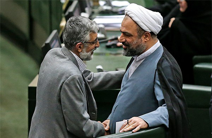 (تصاویر) حواشی اولین‌جلسه‌مجلس در سال 94