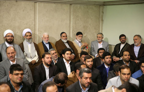 (تصاویر) دیدار جمعی از مداهان با رهبر نقلاب