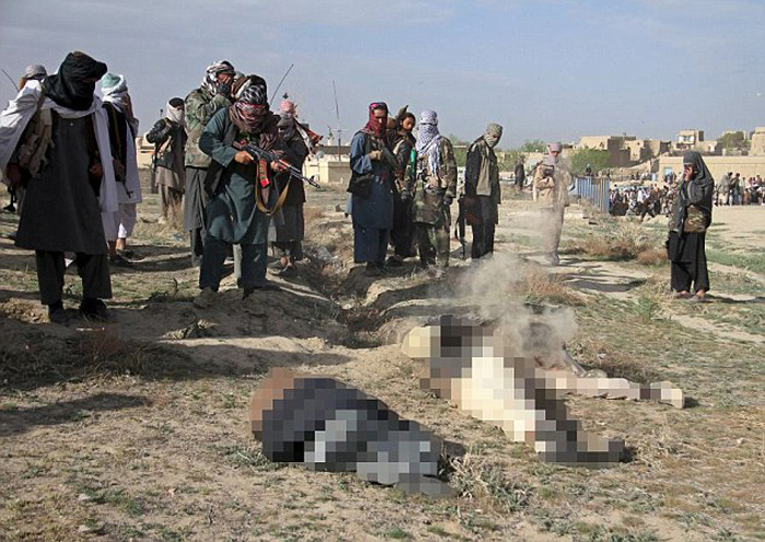 (تصاویر) اعدام به روش داعش توسط طالبان (تصاویر) اعدام به روش داعش توسط طالبان