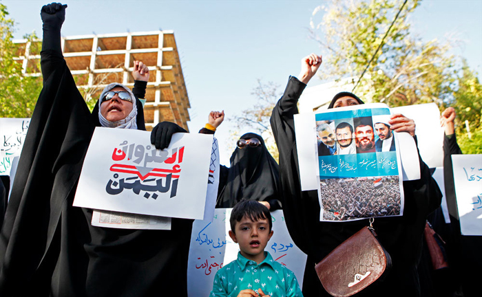(تصاویر) تجمع دانشجویی مقابل سفارت عربستان (تصاویر) تجمع دانشجویی مقابل سفارت عربستان