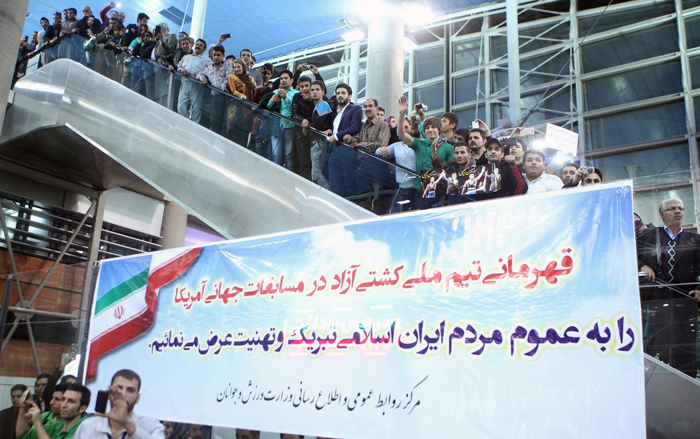 (تصاویر) استقبال از تیم ملی کشتی (تصاویر) استقبال از تیم ملی کشتی