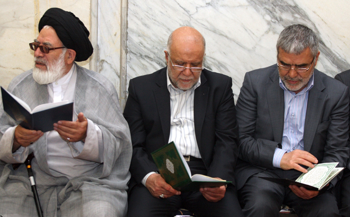 (تصاویر) مقامات در ختم والده ابوترابیفرد (تصاویر) مقامات در ختم والده ابوترابیفرد