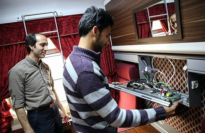 (تصاویر) قطار 5ستارۀ تهران-مشهد (تصاویر) قطار 5ستارۀ تهران-مشهد
