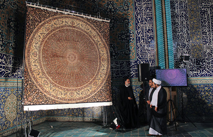 (تصاویر) رونمایی از فرش حرمحضرتزینب(س) (تصاویر) رونمایی از فرش حرمحضرتزینب(س)