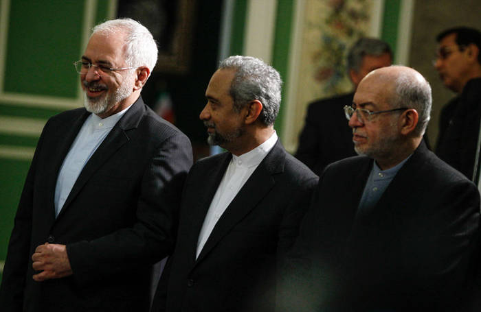 (تصاویر) استقبال روحانی از معصوم در سعدآباد (تصاویر) استقبال روحانی از معصوم در سعدآباد