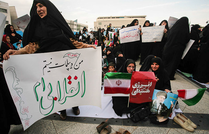 (تصاویر) اجتماع منتقدان مذاکرات در مشهد (تصاویر) اجتماع منتقدان مذاکرات در مشهد