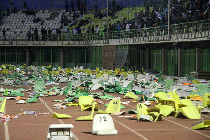 (تصاویر) جنجال در ورزشگاه باهنر کرمان (تصاویر) جنجال در ورزشگاه باهنر کرمان