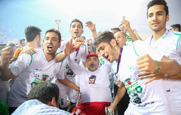 (تصاویر) جشن قهرمانی دوب آهن (تصاویر) جشن قهرمانی دوب آهن