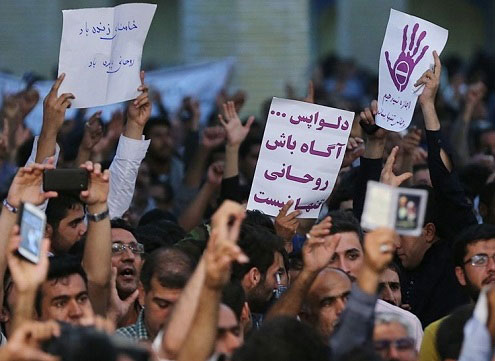 (تصاویر) حمایت از روحانی در مقابل دلواپسان (تصاویر) حمایت از روحانی در مقابل دلواپسان