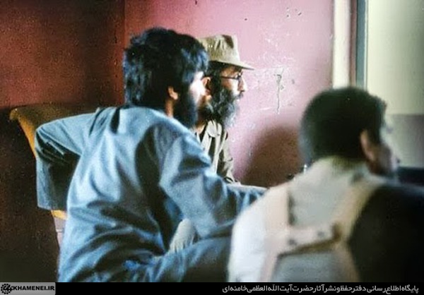 (تصاویر) رهبر انقلاب در کنار شهید جهانآرا (تصاویر) رهبر انقلاب در کنار شهید جهانآرا