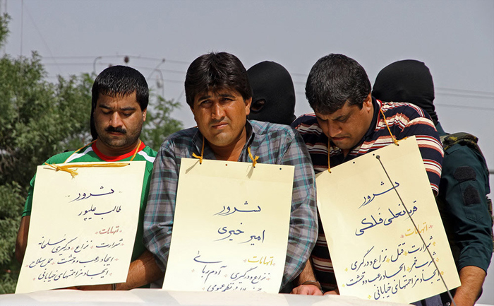 (تصاویر) گرداندن 3شرور در شهر مشهد (تصاویر) گرداندن 3شرور در شهر مشهد