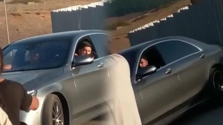 دست فوتبالیست مشهور به خون آلوده شد