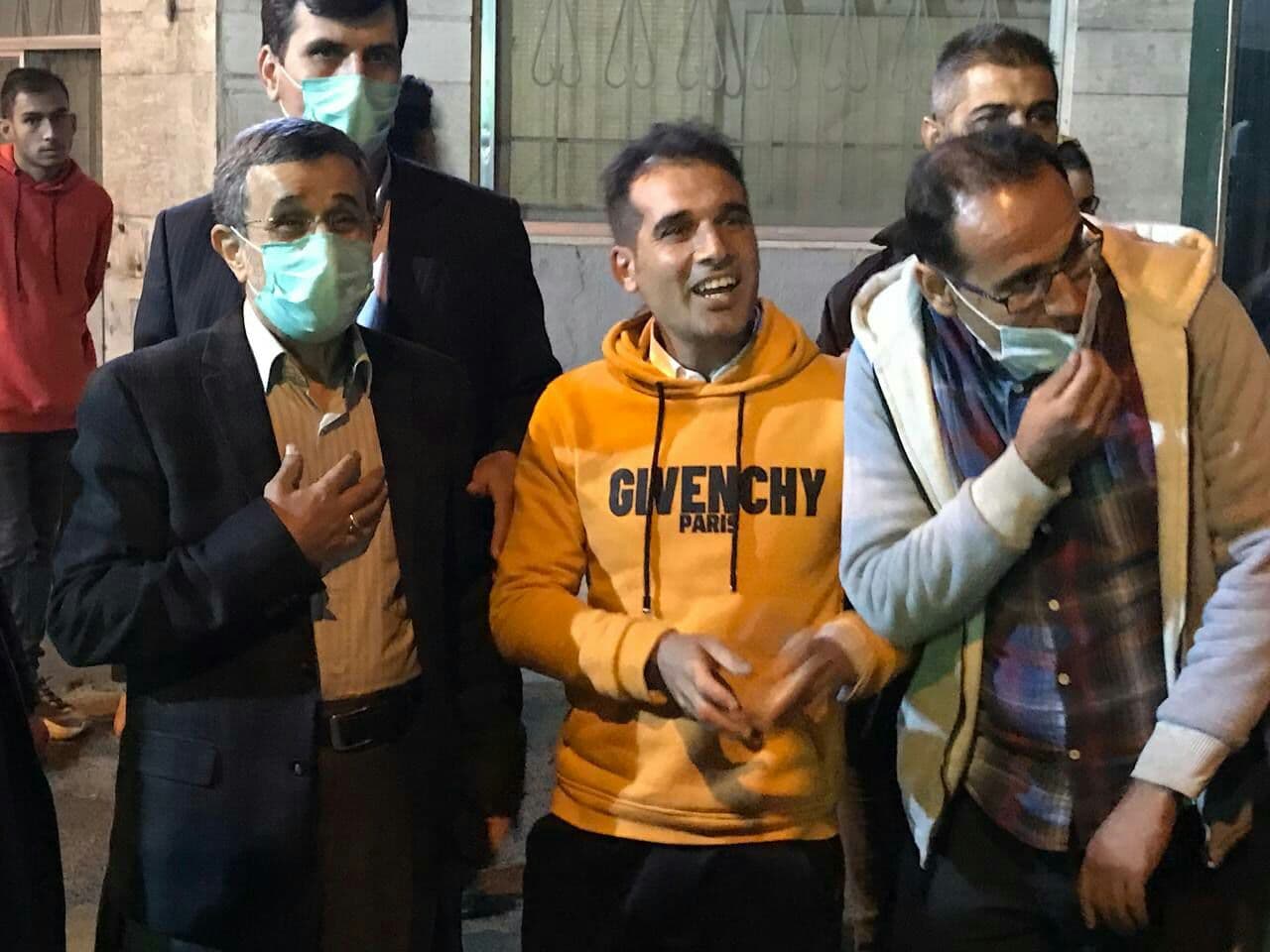 (تصاویر) جشن تولد محمود احمدی‌نژاد در محله نارمک!