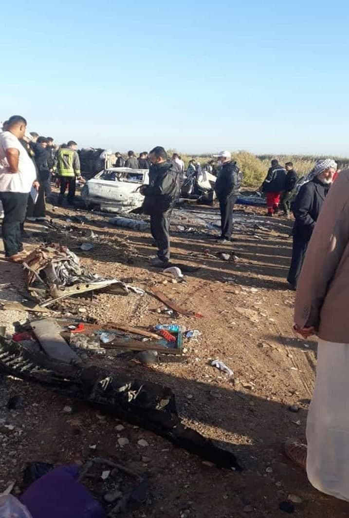 (ویدئو) تصادف زنجیرهای در جاده اهواز - خرمشهر؛ مرگ درناک همه کارگران (ویدئو) تصادف زنجیرهای در جاده اهواز - خرمشهر؛ مرگ درناک همه کارگران