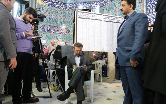 (تصاویر) مقامات و شخصیت ها پای صندوق رای (تصاویر) مقامات و شخصیت ها پای صندوق رای
