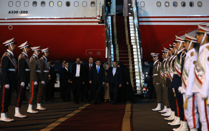 (تصاویر) استقبال از داوداغلو در تهران (تصاویر) استقبال از داوداغلو در تهران
