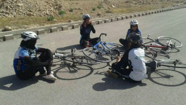 دختران دوچرخه‌سوار افغان، نامزد جایزه صلح نوبل +(تصاویر)