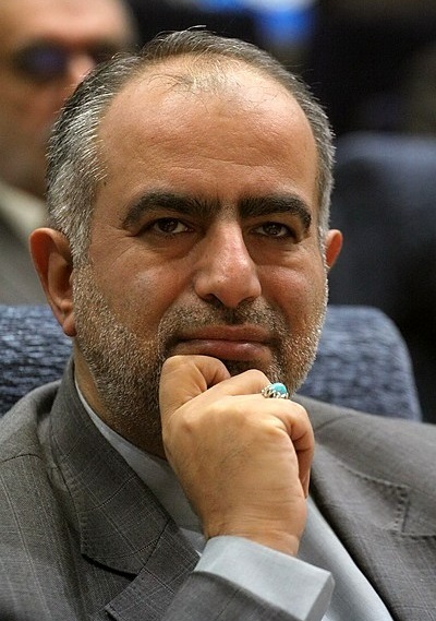 حسام الدین آشنا دوباره لباس روحانیت به تن کرد+ (تصاویر) حسام الدین آشنا دوباره لباس روحانیت به تن کرد+ (تصاویر)