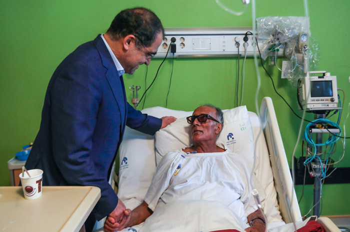 اولین تصاویر از کیارستمی پس از بهبود نسبی اولین تصاویر از کیارستمی پس از بهبود نسبی