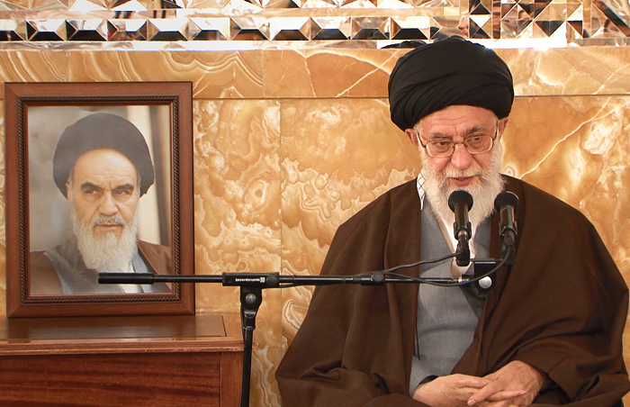(تصاویر) دیدار خانواده شهدای مدافع حرم افغانستانی با رهبرانقلاب (تصاویر) دیدار خانواده شهدای مدافع حرم افغانستانی با رهبرانقلاب