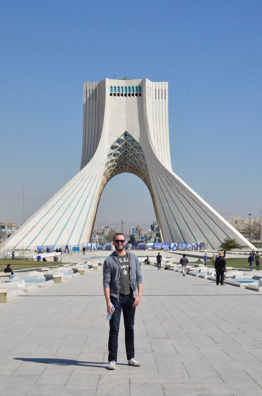 ماجراجوی آمریکایی در خیابانهای تهران ماجراجوی آمریکایی در خیابانهای تهران