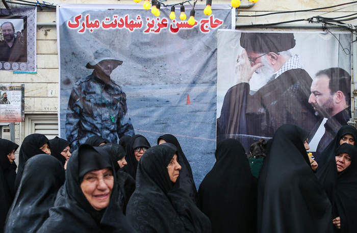 پیکر شهید اکبری، محافظ رهبر انقلاب تشییع شد پیکر شهید اکبری، محافظ رهبر انقلاب تشییع شد