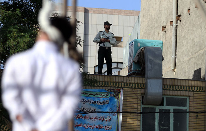 (تصاویر) اعدام قاتل طلافروش در مشهد (تصاویر) اعدام قاتل طلافروش در مشهد
