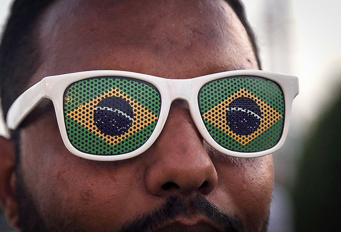 (تصاویر) جشن خیابانی آبادانیها با پرچم برزیل (تصاویر) جشن خیابانی آبادانیها با پرچم برزیل