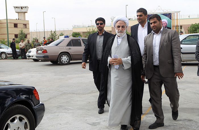 (تصاویر) بازدید آملی لاریجانی از کهریزک (تصاویر) بازدید آملی لاریجانی از کهریزک