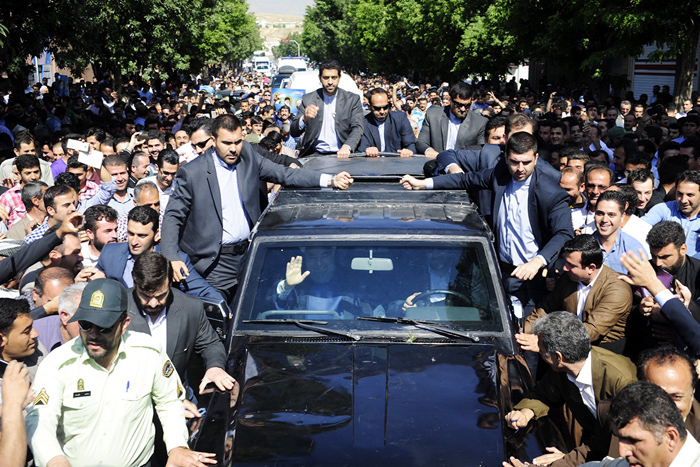 (تصاویر) استقبال از روحانی در مهاباد (تصاویر) استقبال از روحانی در مهاباد