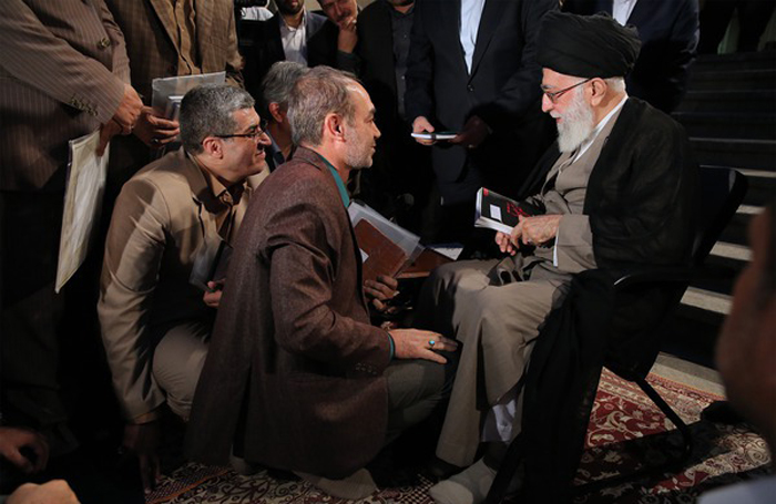 (تصاویر) دیدار شاعران با رهبرانقلاب (تصاویر) دیدار شاعران با رهبرانقلاب