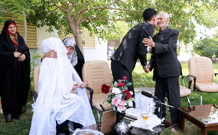(تصاویر) عقدکنان یک اعدامی در زندان