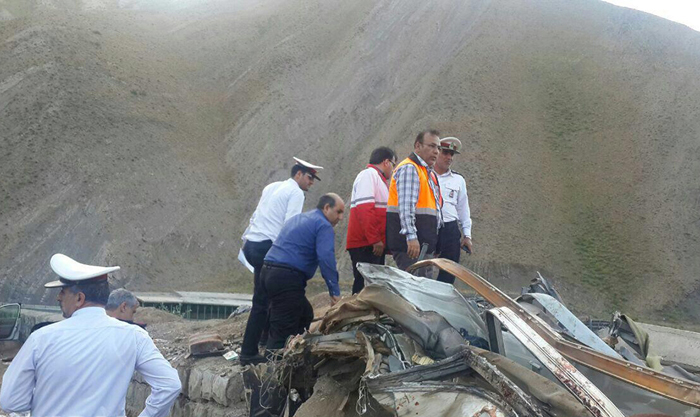 (تصاویر) تصادف مرگبار اتوبوس در جاده چالوس (تصاویر) تصادف مرگبار اتوبوس در جاده چالوس